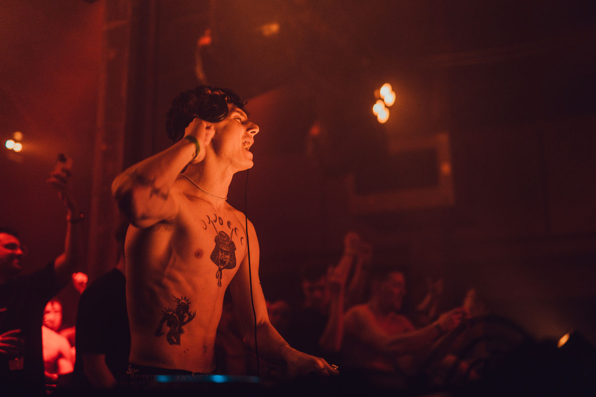 Loading... just a sec